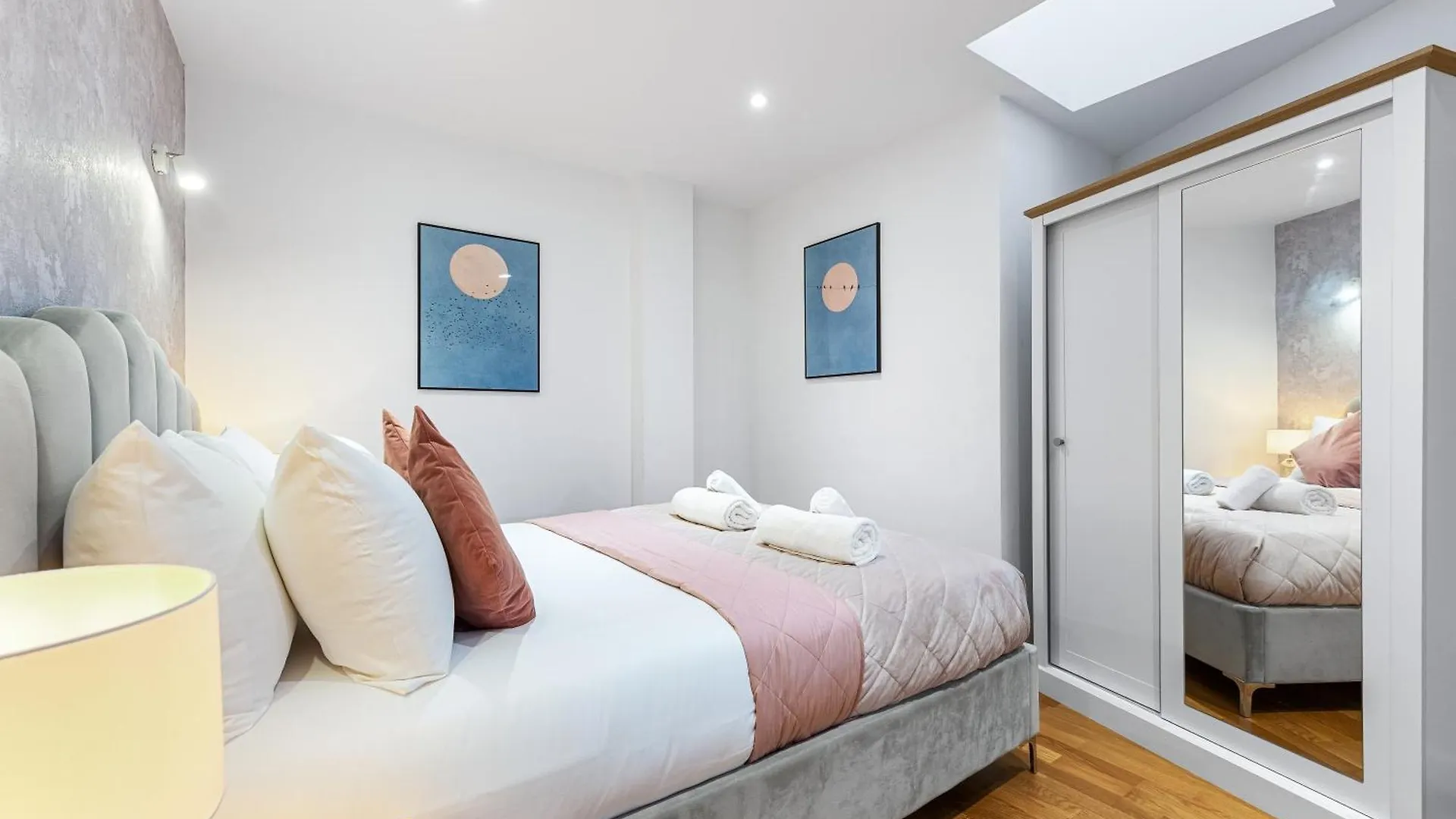 公寓 Modern One Bedroom Flat - Near Heathrow, Windsor Castle, Thorpe Park - Staines London Tw18 英国