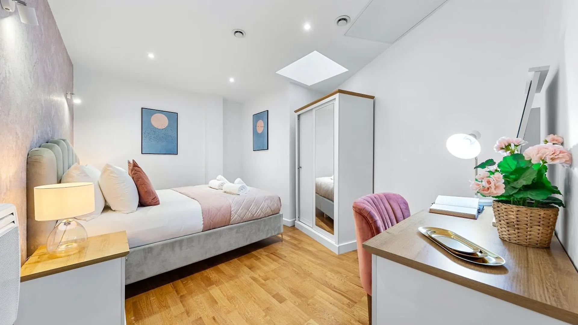 公寓 Modern One Bedroom Flat - Near Heathrow, Windsor Castle, Thorpe Park - Staines London Tw18 英国