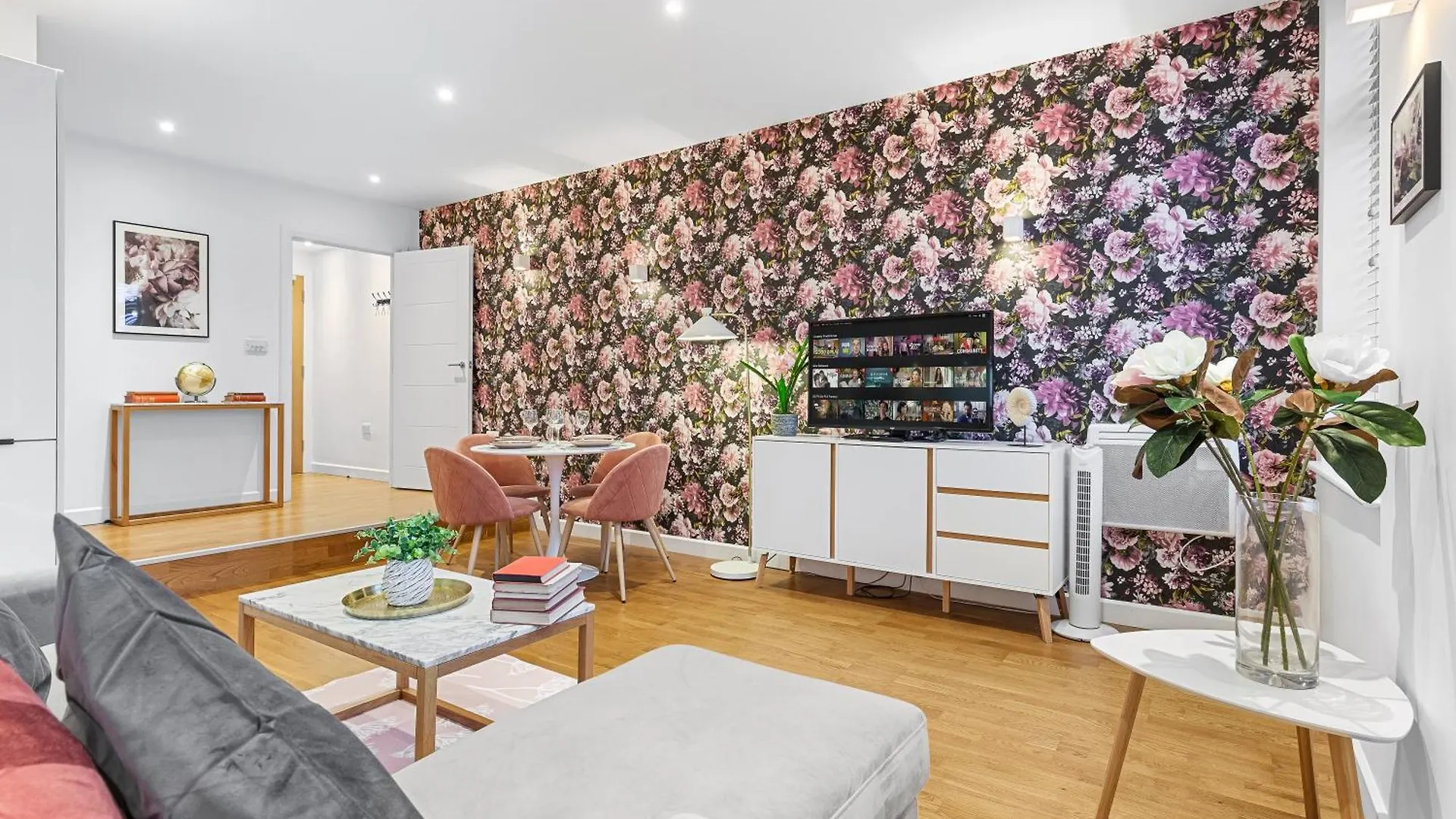 Modern One Bedroom Flat - Near Heathrow, Windsor Castle, Thorpe Park - Staines London Tw18
